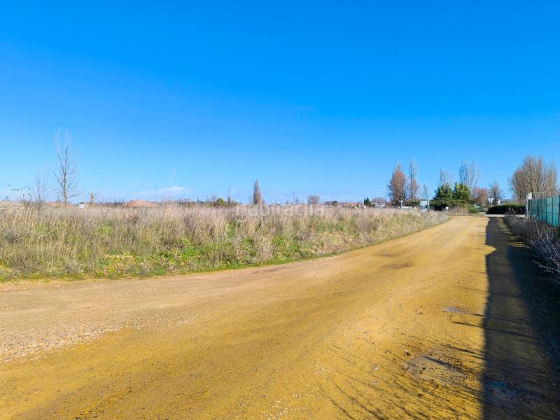 Foto 9841d3ba-5507-4dca-a1e8-0fb90361319f. Fondo rustico in urbanización tarragoso 2 1 in Grijota