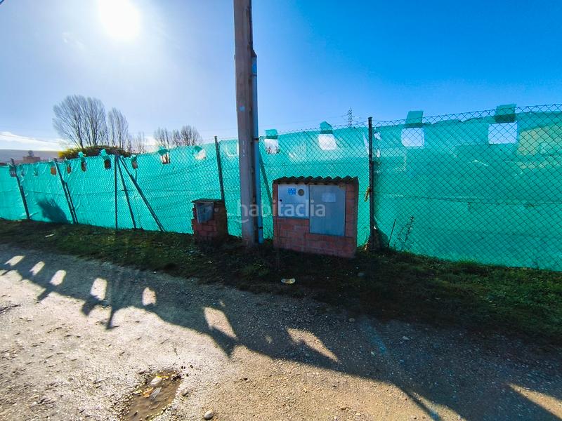 Foto c1c8cda0-0433-4fee-a690-06604c078e49. Fondo rustico in urbanización tarragoso 2 1 in Grijota