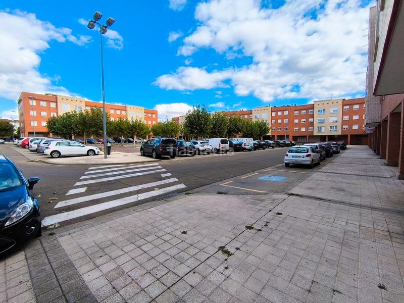 Foto 0379977d-4e76-469a-b525-69cdb2396bcc. Flat with heating parking in El Cristo Palencia