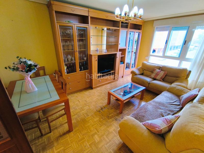 Foto 10772aee-2475-4fcb-a30a-c0f044d35937. Flat with heating parking in El Cristo Palencia