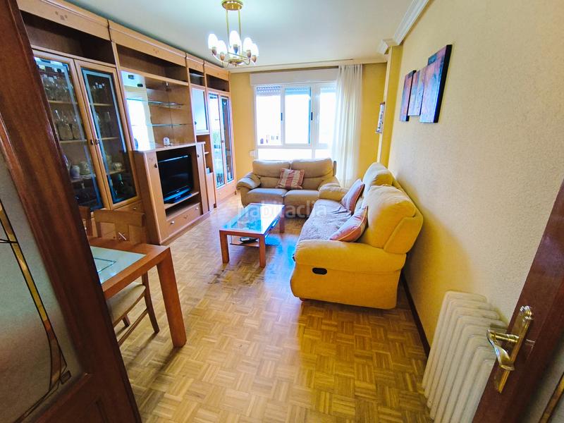 Foto 4d782a23-9c79-42d4-a4ef-0e193f845066. Flat with heating parking in El Cristo Palencia