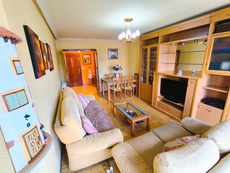 Foto d185bb16-8a12-4c50-b219-698740694637. Flat with heating parking in El Cristo Palencia
