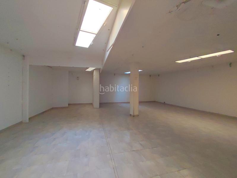 Foto ebd18aaa-a051-49bf-8db6-5ce23b301ce6. Lloguer local comercial a calle valentín calderón 24 a Palencia