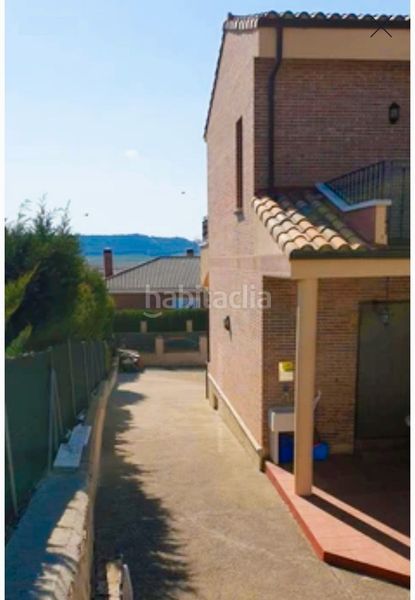 Foto 130ab569-b750-4429-98e9-5a60cf739560. Xalet amb calefacció aparcament piscina a Villalobón