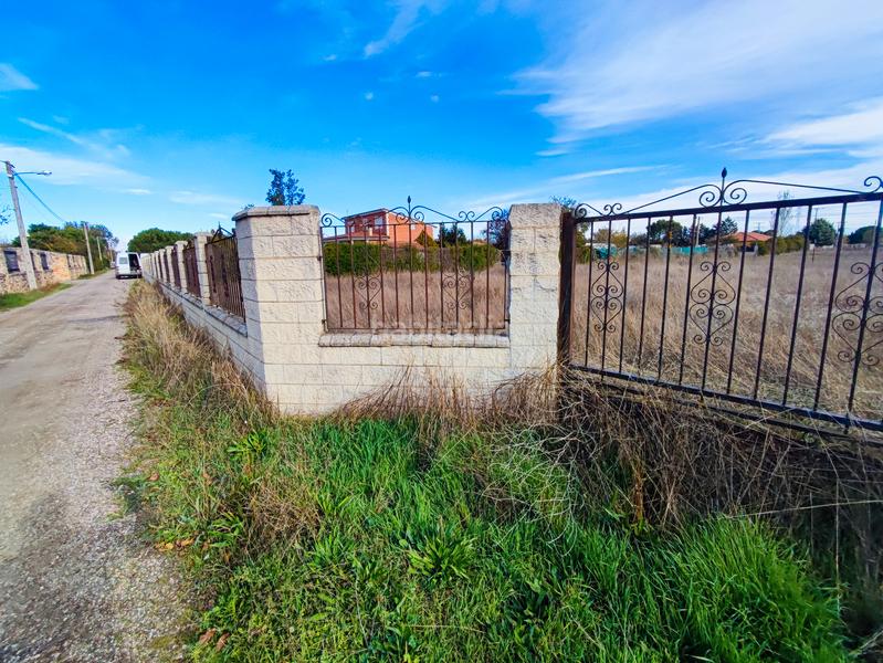 Foto c49e40f2-0de9-4231-a0a7-40d2bec59cde. Terreno residenziale in Grijota