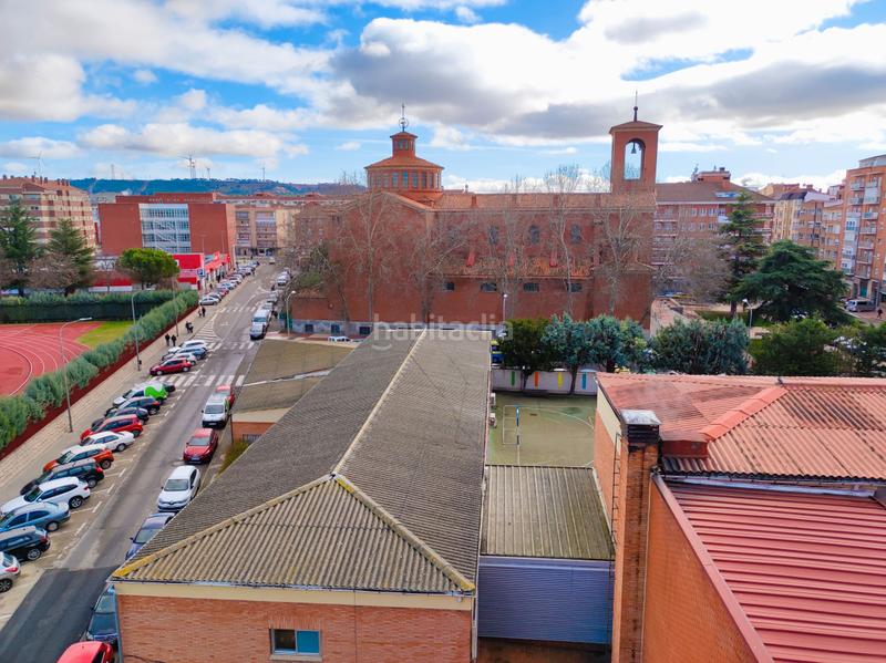 Foto d5486cf4-fc75-4e17-9ff4-f8372e56a75c. Penthouse with heating parking in Campo de la Juventud Palencia