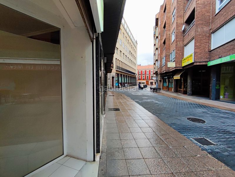 Foto c4ef1ac4-f833-4779-bcde-bfec2c4a0d56. Rent business premise in Centro Palencia