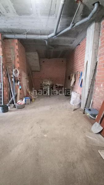 Foto d1b02d41-f6a9-439a-a542-c051362201ba. Local comercial  a la calle en venta en avda. ronda de outeiro peruleiro. en Coruña (A)