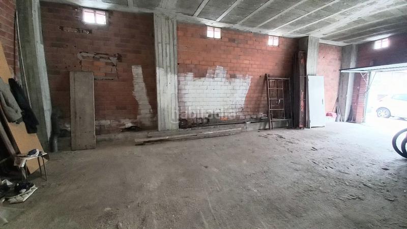 Foto de45c336-aa6e-4318-a2e4-821556ba1580. Local comercial  a la calle en venta en avda. ronda de outeiro peruleiro. en Coruña (A)