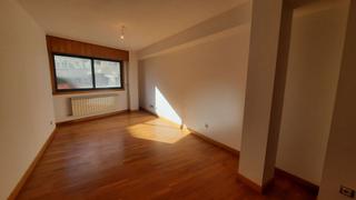 Location Appartement à Cuatro Caminos - Plaza de la Cubela. Piso en alquiler en cuatro caminos, 2 dormitorios.