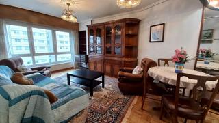 Miete Etagenwohnung in Eirís. Piso en alquiler en castrillón  plaza pablo iglesias, 3 dormitor