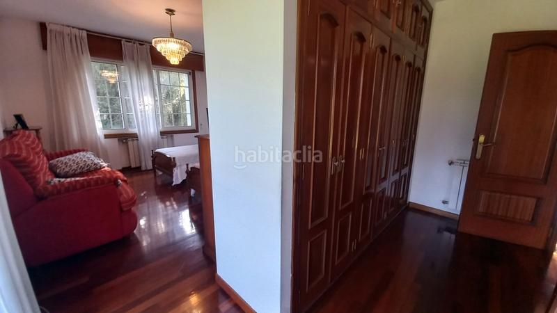 Foto 147f4eaa-e4e4-447d-b7b5-62c75d049140. Chalet  en venta , 4 dormitorios. en Bergondo