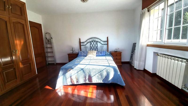 Foto 2a0cb23c-e58f-4dd3-b396-189316704c9c. Chalet  en venta , 4 dormitorios. en Bergondo