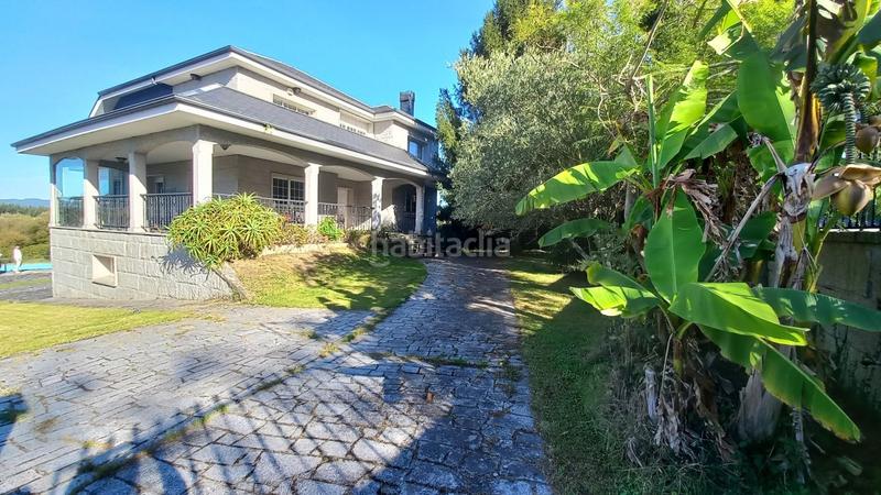 Foto 6eeab632-a08a-4114-96c4-a9befd449711. Chalet  en venta , 4 dormitorios. en Bergondo