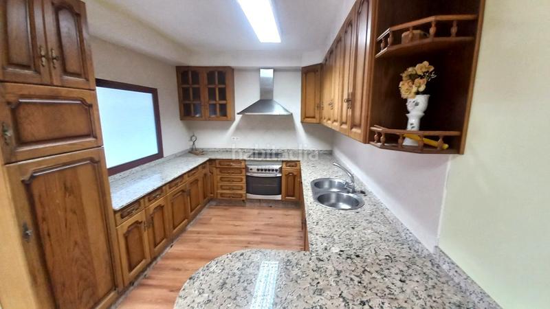 Foto 8c72cc96-744b-4335-b490-617328b154bb. Chalet  en venta , 4 dormitorios. en Bergondo