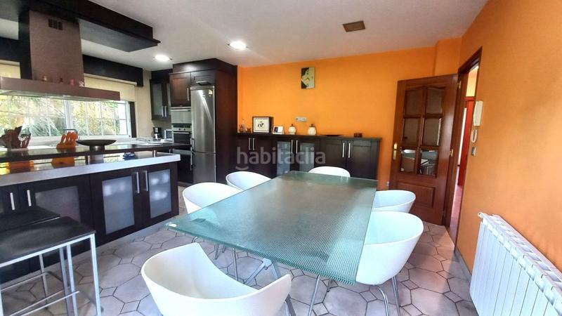 Foto b52bbdb2-4bae-4c5d-a571-11901c2f30a3. Chalet  en venta , 4 dormitorios. en Bergondo