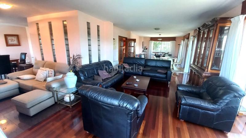 Foto d173e023-3c9f-4ba2-8088-659a1e3a9689. Chalet  en venta , 4 dormitorios. en Bergondo