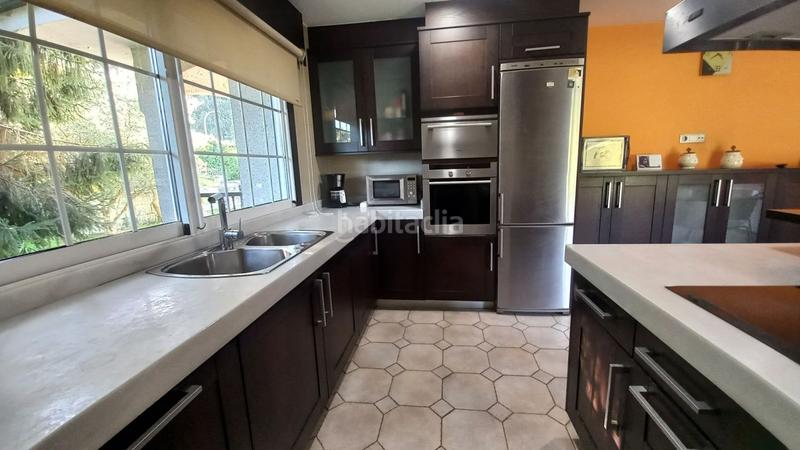 Foto ee25e3be-b409-44ab-a2cd-bb49b942b111. Chalet  en venta , 4 dormitorios. en Bergondo