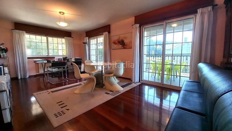 Foto fea1fe6a-6027-4744-a0b4-778c2bc34b25. Chalet  en venta , 4 dormitorios. en Bergondo