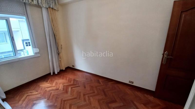 Foto e45dc4db-14b9-450d-a1d6-ed42237aaf38. Pis a Sagrada Familia Coruña (A)