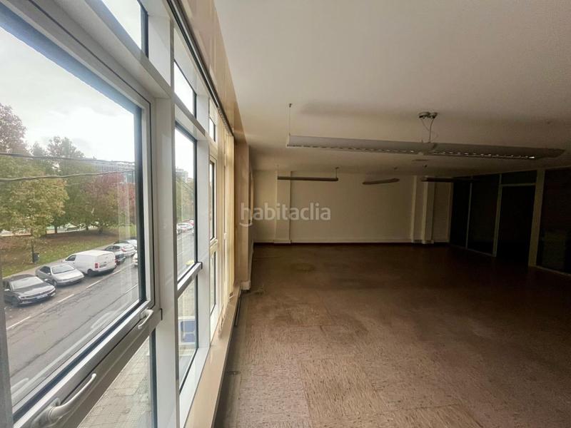 Foto 69816f9c-d315-46b3-8eb2-d7e7f46d0073. Location bureau dans Vioño Coruña (A)