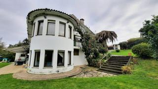 Chalet à Bergondo. Chalet en venta en bergondo, 8 dormitorios.
