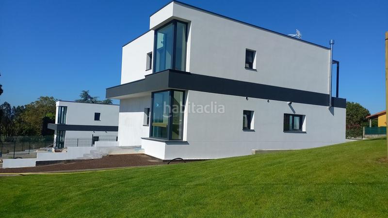 Foto b7a5015b-4e62-4971-8f92-188d5ae4d109. Chalet  en venta , 4 dormitorios. en Oleiros pueblo Oleiros