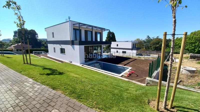 Foto f120cb42-3133-47ff-bf2f-c7836e6d545e. Chalet  en venta , 4 dormitorios. en Oleiros pueblo Oleiros