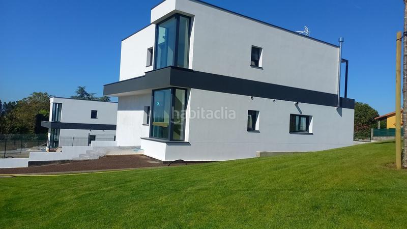 Foto fe4b4eb8-d06c-46f9-b6b7-9c3f6ff79ad8. Chalet  en venta , 4 dormitorios. en Oleiros pueblo Oleiros