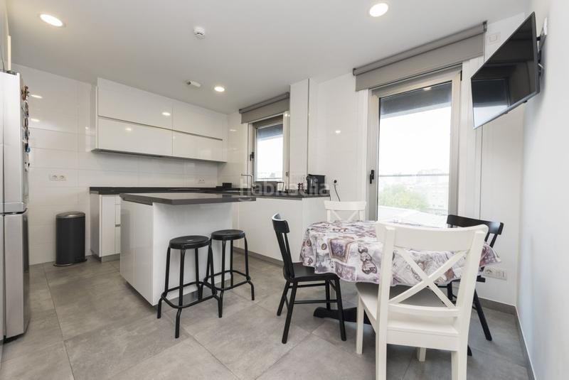 Foto 50460a22-1c09-4355-80cb-e19101567b86. Appartamento con riscaldamento parcheggio in Riazor - Visma Coruña (A)