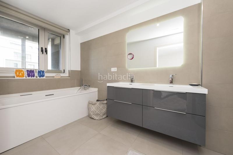 Foto ad59a7f3-6674-4b31-b04f-b77a806b78e1. Appartamento con riscaldamento parcheggio in Riazor - Visma Coruña (A)