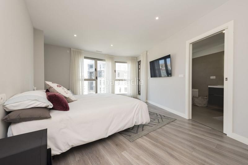 Foto e3c99c9e-b6d6-4efa-8938-ed73656ff85f. Appartamento con riscaldamento parcheggio in Riazor - Visma Coruña (A)