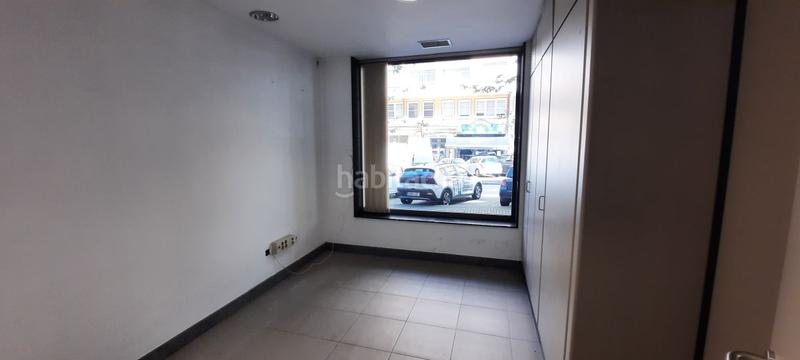 Foto 908f9dad-ae37-4c1a-9a70-aec49ec2c721. Rent business premise in Paseo de los Puentes - Santa Margarita Coruña (A)