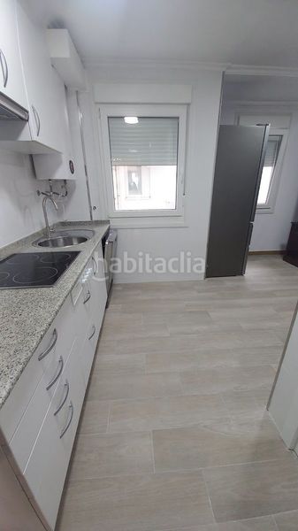 Foto 32ed93c8-dd2b-46e9-8a65-33a3483ee75c. Rent flat with heating parking in Cuatro Caminos - Plaza de la Cubela Coruña (A)