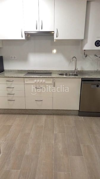 Foto 371e8daf-e500-4fda-9894-f7106a1d7102. Rent flat with heating parking in Cuatro Caminos - Plaza de la Cubela Coruña (A)