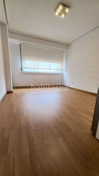 Foto 3ea1d5d0-76d1-489a-8dca-939f33ed5d54. Rent flat with heating parking in Cuatro Caminos - Plaza de la Cubela Coruña (A)