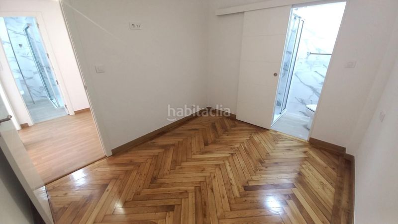 Foto 4d92eb89-8df2-4c5a-91c1-b2bd2a779001. Rent flat with heating parking in Cuatro Caminos - Plaza de la Cubela Coruña (A)
