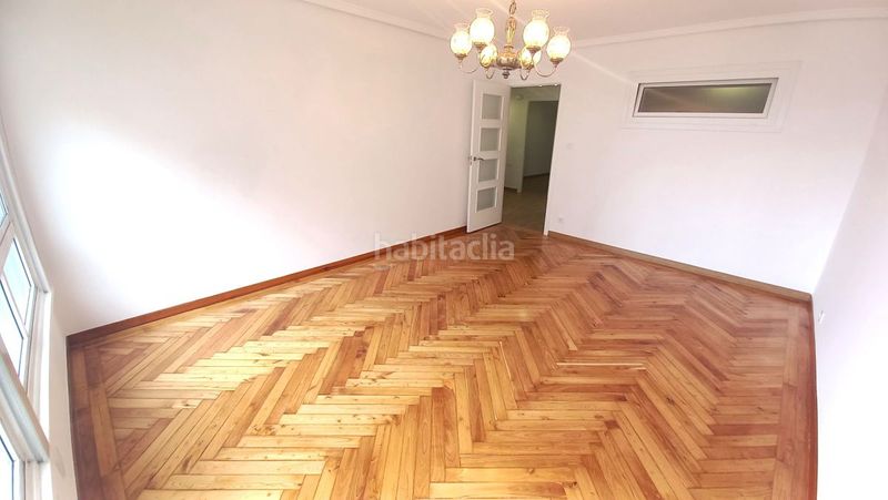 Foto 5748b6df-5282-4f3d-8cef-981307948145. Rent flat with heating parking in Cuatro Caminos - Plaza de la Cubela Coruña (A)