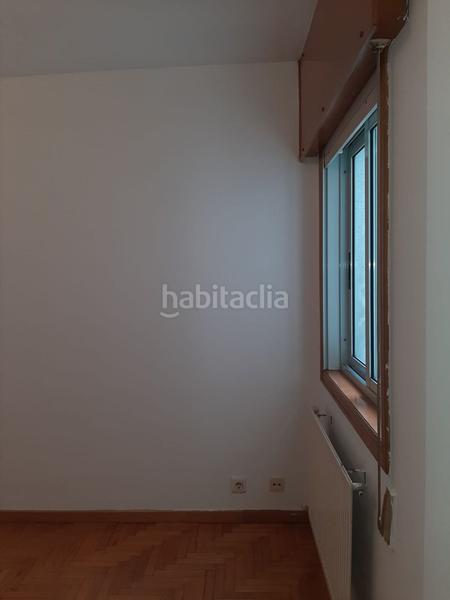 Foto f60ea6ff-ea32-4d1f-9c67-cfbaea0b6943. Appartamento con riscaldamento parcheggio in Berbés - Peritos Vigo