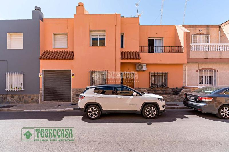 Foto 8247e2a5-2a13-42d8-b1e5-b527dc285b11. Casa bifamiliare con riscaldamento in Ejido centro Ejido (El)