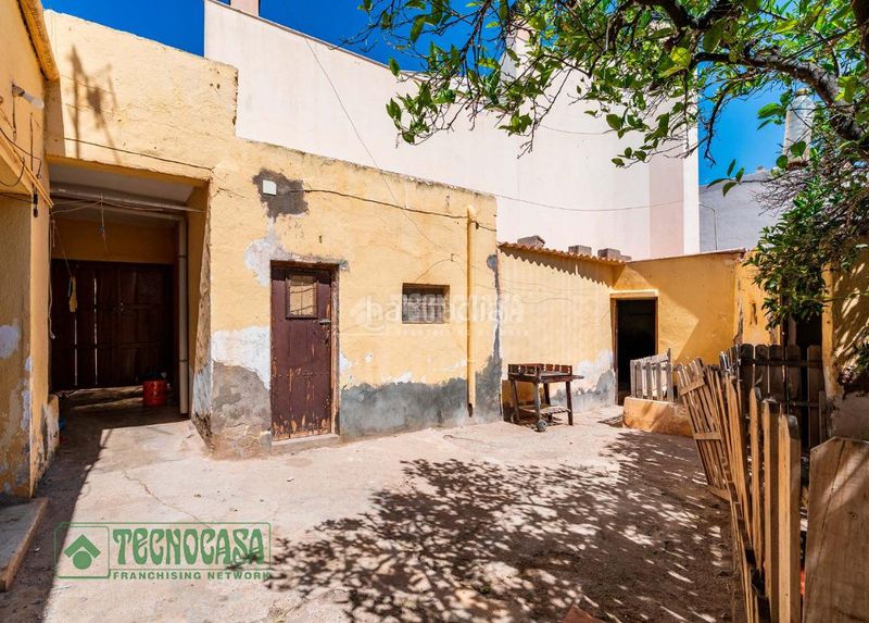 Foto 1423e0e9-b129-4510-979f-d44475608d2b. Casa aparellada a Ejido centro Ejido (El)