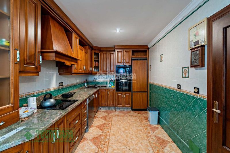 Foto 029295d5-e952-499a-bb67-0a218ea05f5b. Casa aparellada amb calefacció a Plaza de la Luz Ejido (El)