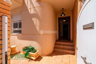 Casa aparellada a Plaza de la Luz. Casa en venta en el ejido