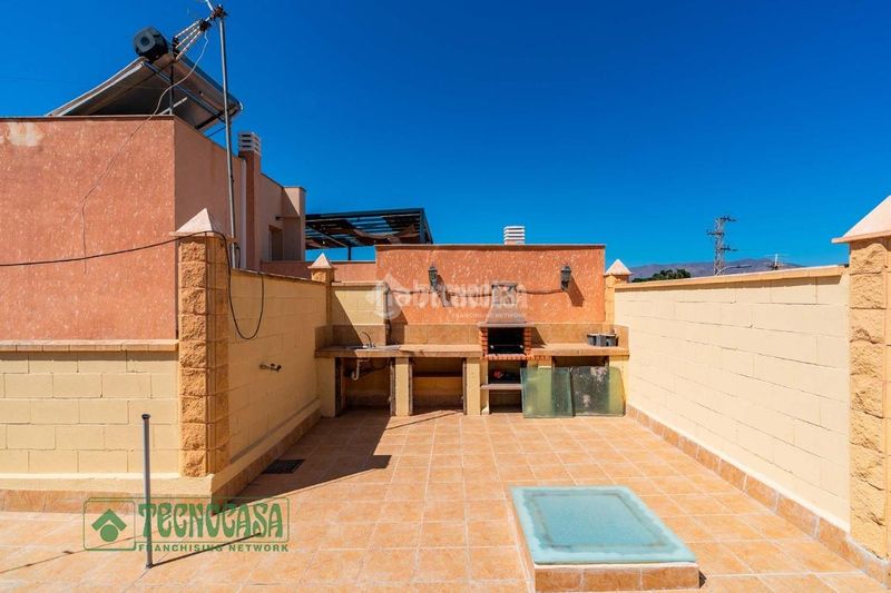 Foto 0e553a7d-8f58-4b87-8293-a81c083f67c8. Casa aparellada amb calefacció a Plaza de la Luz Ejido (El)
