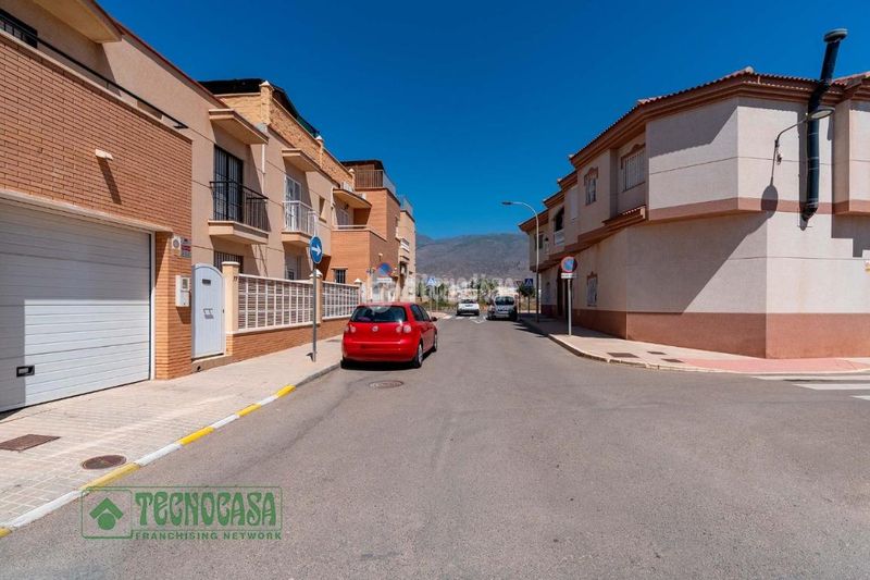 Foto 50ef6b45-4dcb-479b-a859-404cb095ffa7. Casa aparellada amb calefacció a Plaza de la Luz Ejido (El)