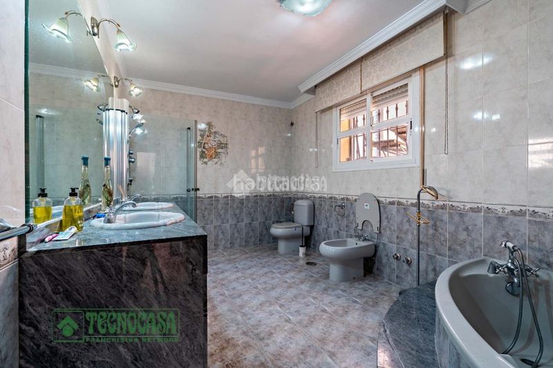 Foto 72fe2b8a-a0a8-49f1-a8f9-a38280f6d5d9. Casa aparellada amb calefacció a Plaza de la Luz Ejido (El)