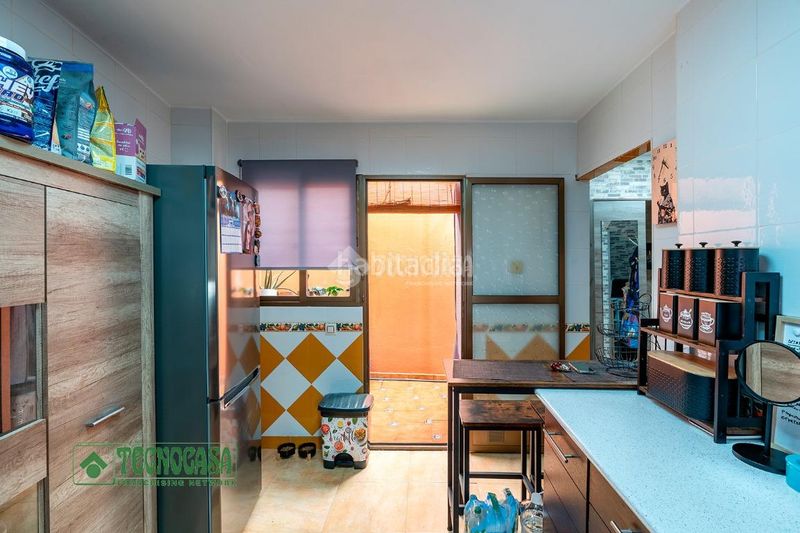 Foto e50e62c8-b633-4ad3-8523-2e91b0d9bbe9. Casa aparellada a Ejido centro Ejido (El)