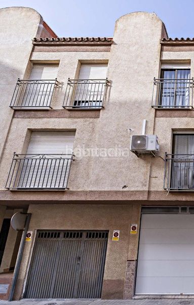 Foto faf8be2b-eab2-4ca1-8720-59954c5abd28. Casa aparellada a Ejido centro Ejido (El)