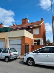 Chalet à Calle las acederas 16. Adosado en venta en ribaseca