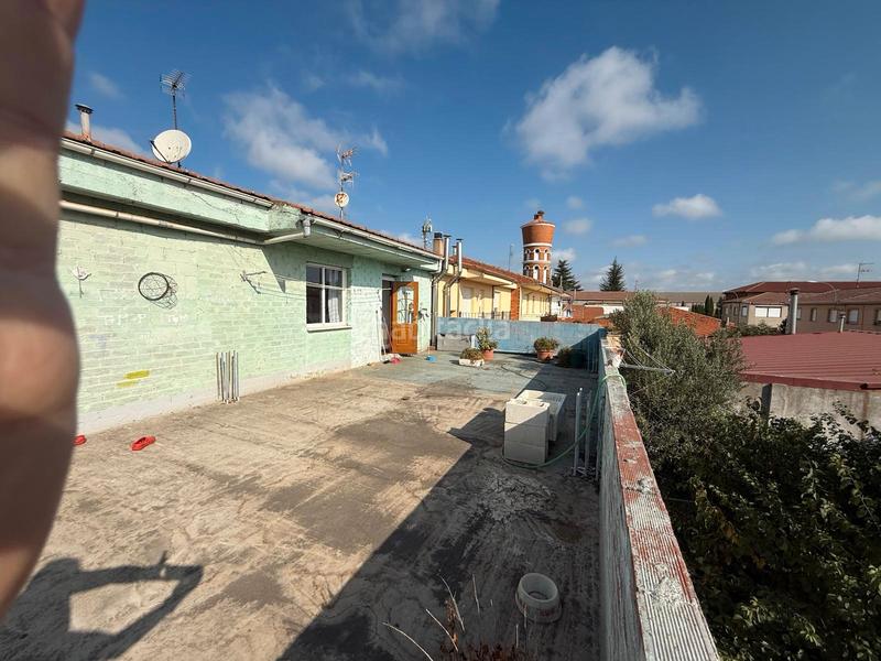 Foto 1f3aae75-3e62-4d34-9594-f526d667f8b2. Casa adossada a calle los braos 6 a Santa María del Páramo